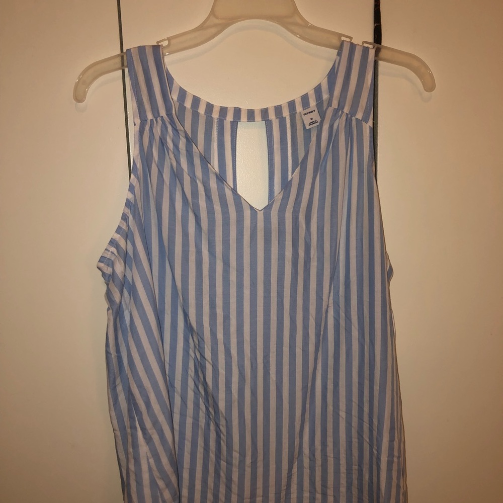 Curved Hem V Tank